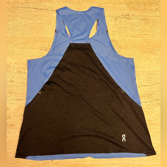 On Running Tank-T in Marina, Size XS - Picture 6 of 6